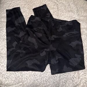 Yogalicious Dark Camouflage Leggings